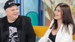 Żona Krzysztofa Skiby pozuje topless i zajada się lodami. Fani: "Szczęściarz" 