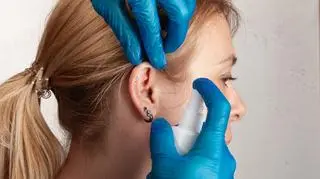 Przekłucie helix piercing. Jak dbać o ucho i wspomagać gojenie?