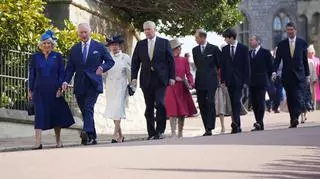 Zdjęcia brytyjskiej rodziny królewskiej obiegły świat. Stylizacja Kate Middleton jest szeroko komentowana