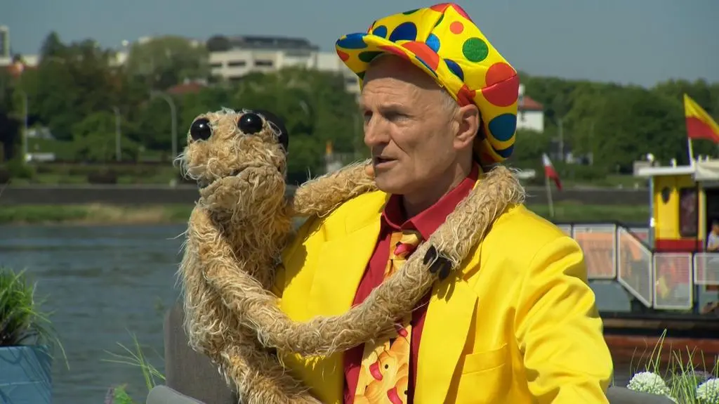 Piotr Boruta, lalkarz, brzuchomówca, mim, iluzjonista, Czocher – maskotka małpka