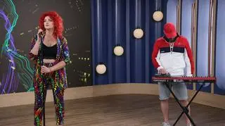 Este/Curly na scenie Dzień Dobry TVN. Zaprezentowali energetyczny utwór "Just Breathe"