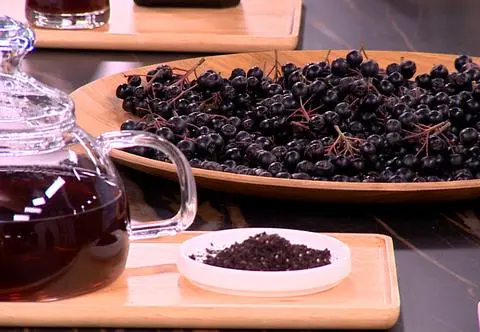 Dlaczego warto sięgnąć po aronię? "Wśród skarbów natury to jest absolutny top" 
