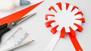 Kotylion patriotyczny z papieru