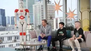 Nauczyciel zbudował robota humanoidalnego dla swoich uczniów. "Dzieciom to się podoba"