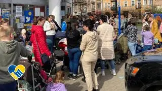 Kolejka przed Centrum Pomocy Puławska 20