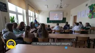 Nauczyciel od uczenia tolerancji (napisy)