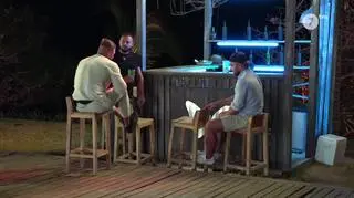 "Hotel Paradise 6". Gdzie jest Ocean Spokojny?