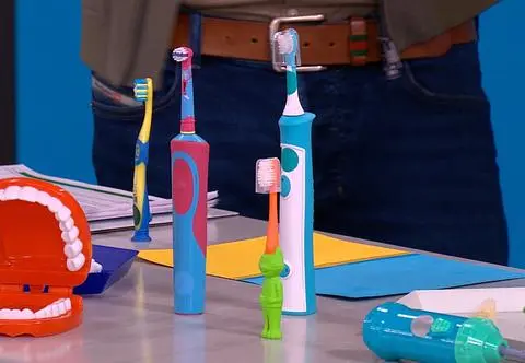 Jak dbać o higienę jamy ustnej dziecka? "Pierwszy ząb myjemy już pastą z fluorem"