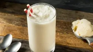 Shake waniliowy - z lodami lub bez. Sprawdź proste przepisy