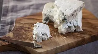 Sałatka z dresingiem z sera pleśniowego - przepis Piotra Kucharskiego