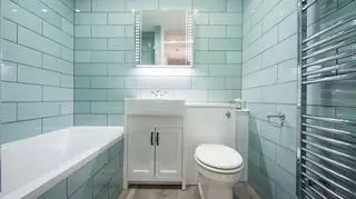 Projekty łazienek – sposób na urządzenie małych wnętrz, w bloku, z wanną lub prysznicem