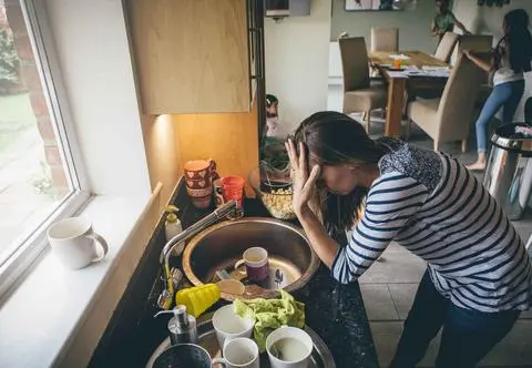 Mówi o sobie "leniwa mama". Pokazała, jak żyje na co dzień. "Co na to mąż?" 