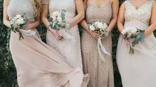 Modne sukienki na wesele – eleganckie propozycje dla świadkowej, mamy i nie tylko
