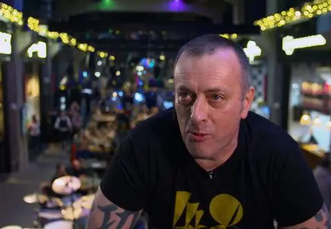 "Ta piosenka zmieniła moje życie". Tymon Tymański gra "Republikę"