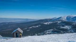 Szczyt Szrenica – wyciągi, nartostrady, atrakcje