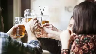 Alkohol i napoje energetyczne - śmiertelnie złe połączenie