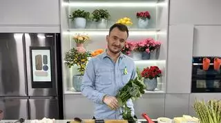 Pieczona jagnięcina z wiosennymi warzywami - przepis Grzegorza Zawieruchy