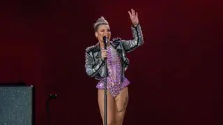 Fanka rzuciła w Pink prochami własnej matki