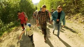 Rodzinne biwakowanie to lekarstwo na nudę. "W górach dzieci są bardzo szczęśliwe"