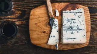 Skąd pochodzi gorgonzola i kiedy zaczęto ją produkować?