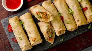 Spring rolls z kurczakiem i chrupiącymi warzywami - przepis Gai i Jakuba Kuroniów