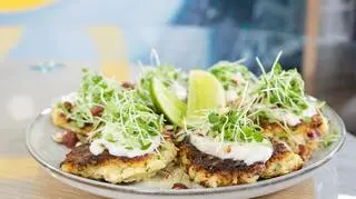 Placki z kapusty z salsą z mandarynek chili