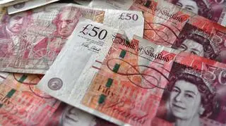 Nowy hymn, paszporty, banknoty i monety. Co zmieni się w Wielkiej Brytanii po śmierci królowej?