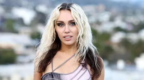 Miley Cyrus w piosence  "Muddy Feet" uderza w byłego męża?