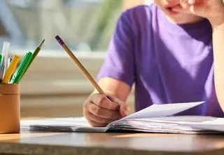 Coraz więcej dzieci uzależnionych od uczenia się. "Problem tkwi głównie w systemie edukacji i podejściu rodziców" 