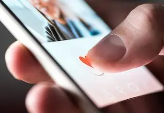 Infla-dating, czyli single nie chcą już płacić za drogie randki. Jak zaoszczędzić?