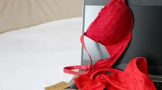 Jesteś ofiarą pornozemsty? Nie wstydź się prosić o pomoc. "Trzeba udać się na policję, żeby zlokalizować sprawcę"