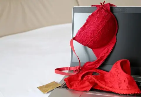 Jesteś ofiarą pornozemsty? Nie wstydź się prosić o pomoc. "Trzeba udać się na policję, żeby zlokalizować sprawcę"
