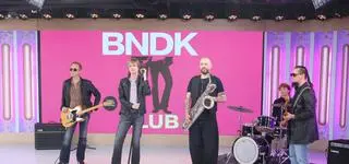 Zespół BNDK w utworze "Klub". Ojciec i syn stworzyli niezwykły duet
