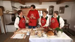 Mikołaj Rey poznaje smaki radomskiej wsi. Jakich potraw próbował? 