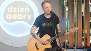 Dawid Karpiuk wkracza na solową ścieżkę. Na naszej scenie zaprezentował nowy singiel 