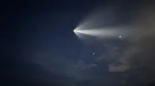 Falcon 9 i Starlink nad Polską. Zobacz nagranie