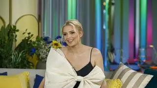 Halina Mlynkova połączyła delikatną koronkę z ćwiekami. Jak odtworzyć taki look?