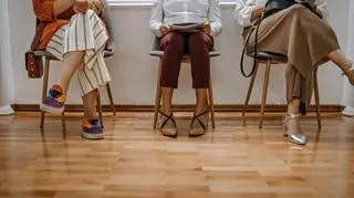Osoby czekające na rozmowę rekrutacyjną