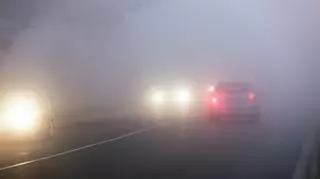 Mgły mogą ograniczać widoczność. Gdzie będą trudne warunki dla kierowców?