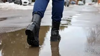 Alerty IMGW przed roztopami i gołoledzią. Gdzie będą niebezpieczne warunki?