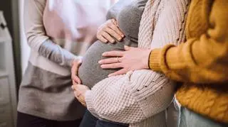 54-latka urodziła własnego wnuka