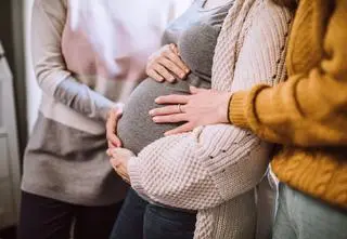 54-latka urodziła własnego wnuka. "Mama i ja jesteśmy bardzo blisko"