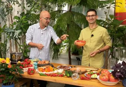 Ajo blanco, czyli chłodnik na bazie czosnku. Ten smak cię zaskoczy