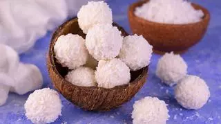 Pralinki kokosowe - poznaj 3 proste przepisy na pyszne domowe słodycze
