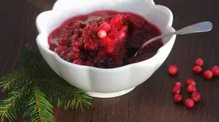 Prosty przepis na pyszną konfiturę z żurawiny. Do mięs i nie tylko