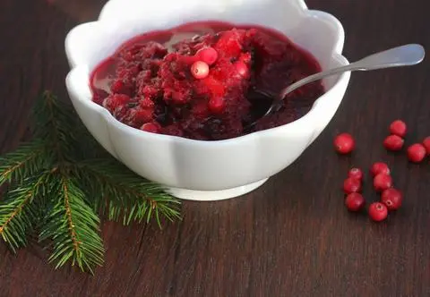 Prosty przepis na pyszną konfiturę z żurawiny. Do mięs i nie tylko