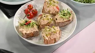 Pasta śniadaniowa na kanapkach
