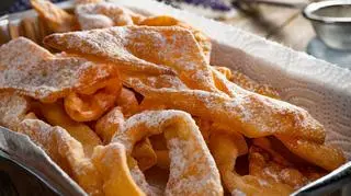 Przepis na faworki Szymona Czerwińskiego, finalisty MasterChefa. Jak je zrobić?