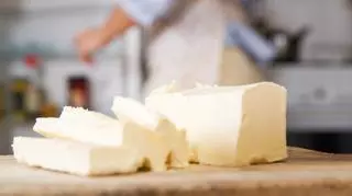 Masło jest coraz droższe. Jak zrobić je samodzielnie w domu? Sprawdź prosty przepis