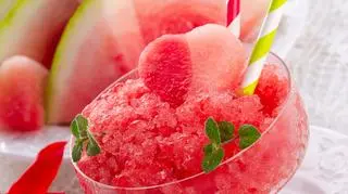 Sorbet z arbuza w wersji mlecznej i owocowej. Sprawdź, jak przygotować orzeźwiający deser